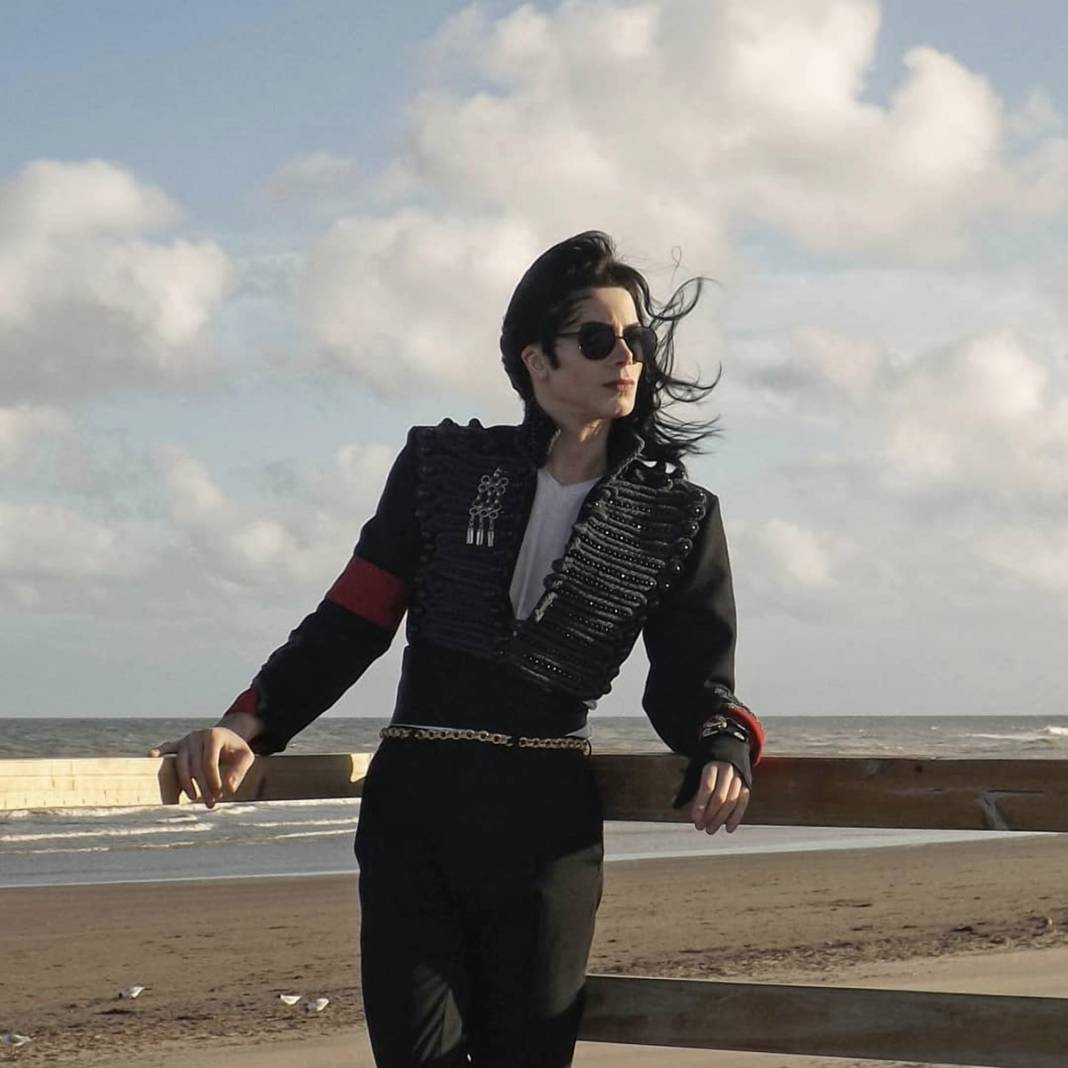 Michael Jackson'a benzemek için 40 bin dolar harcadı! Bakın neye benzedi... 7